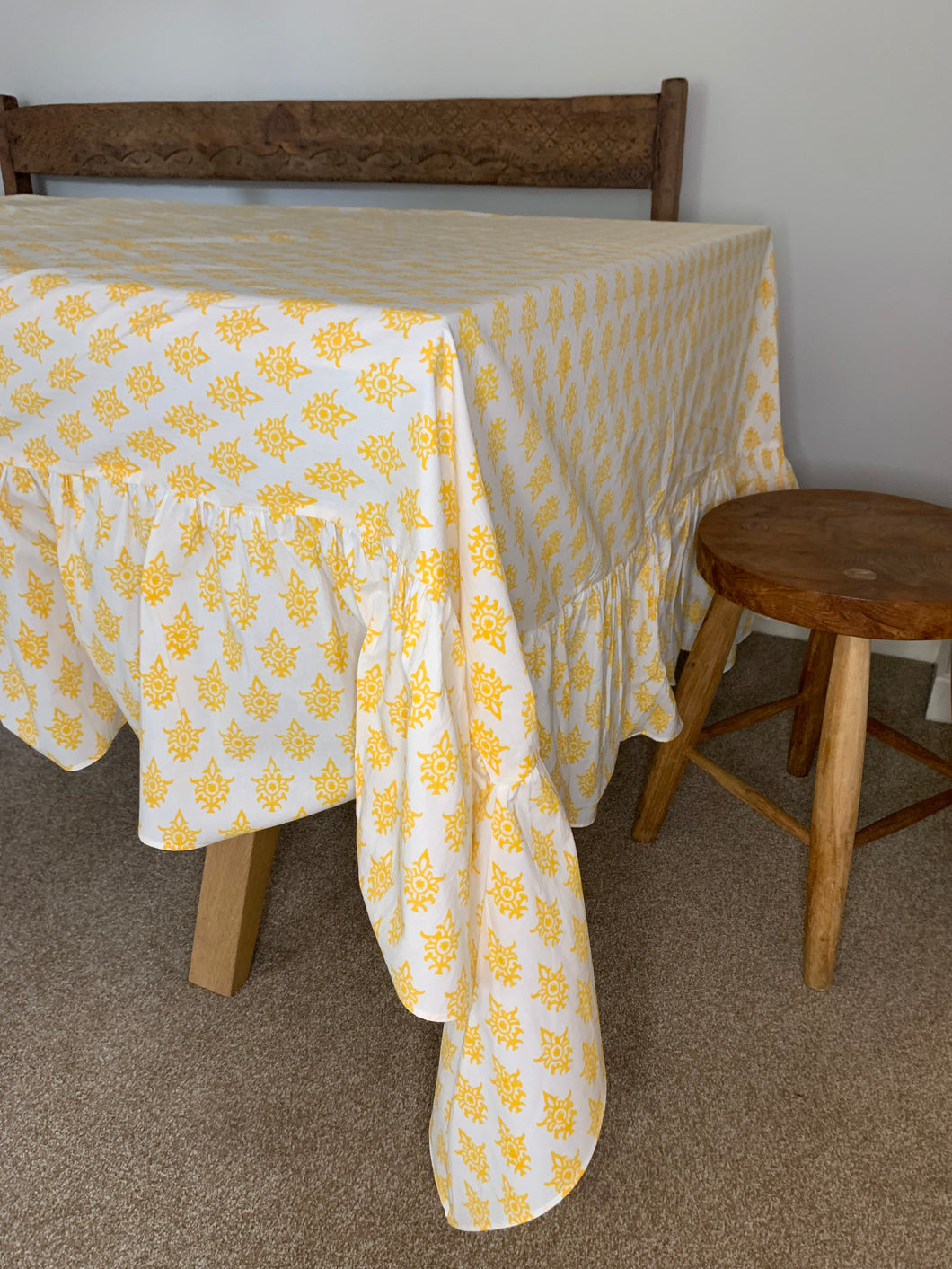 White based with yellow mini tree of life - Super Ruffle Peplum Table Cloth with drawstring Gift bag
